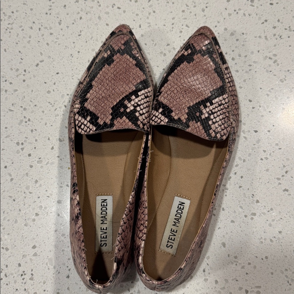 Steve Madden Blush Snakeskin Loafers size 7 - Picture 4 of 7